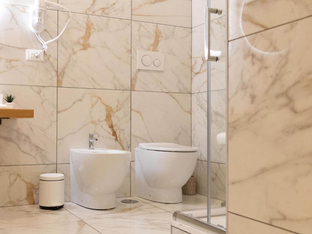 The Best Rent - Elegant Five-Bedrooms Apartment Near Colosseo Ρώμη Εξωτερικό φωτογραφία