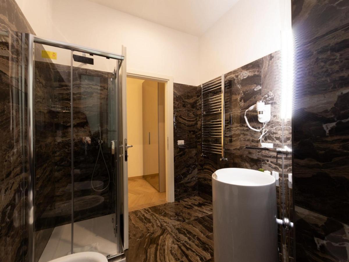 The Best Rent - Elegant Five-Bedrooms Apartment Near Colosseo Ρώμη Εξωτερικό φωτογραφία