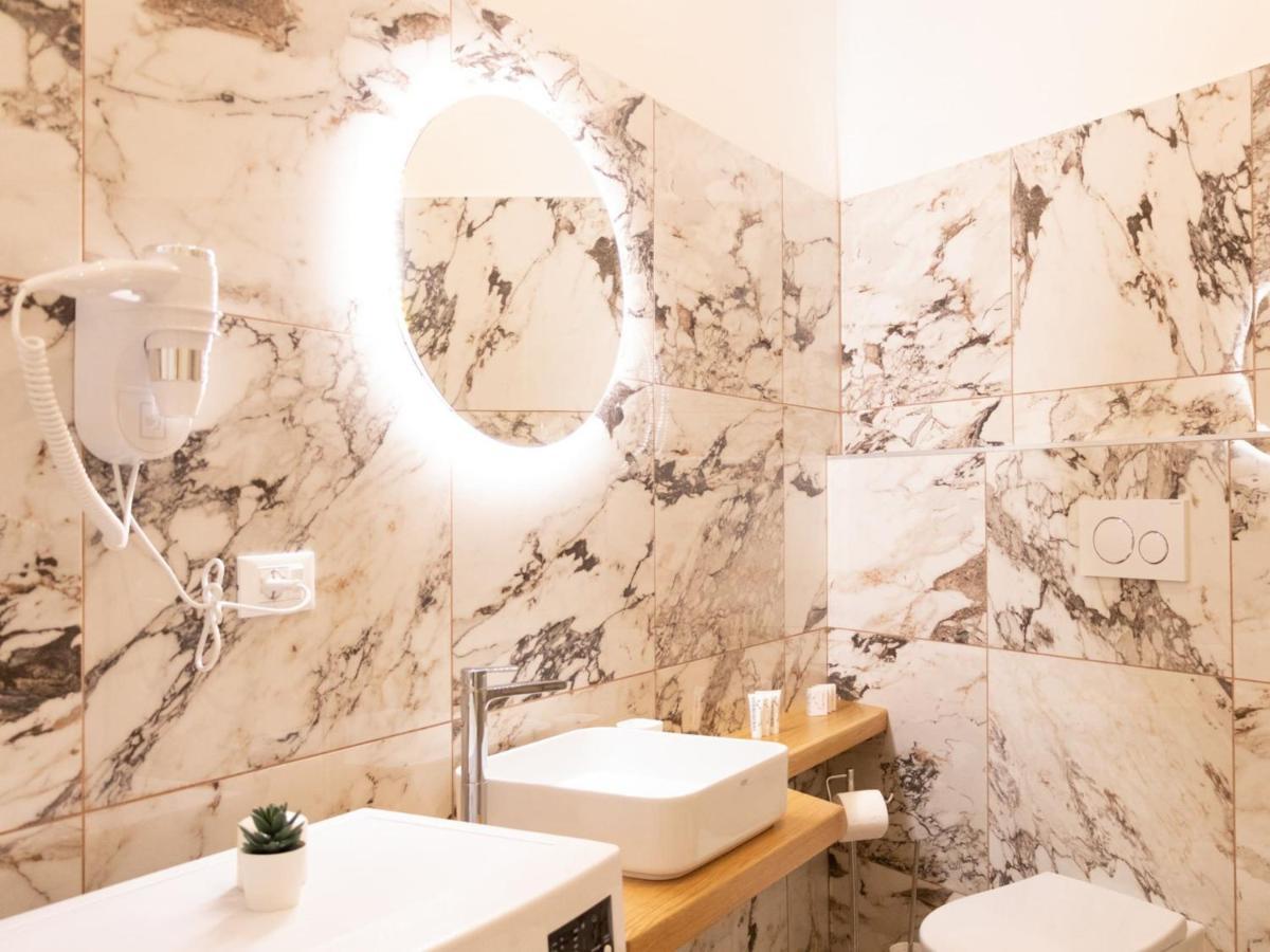 The Best Rent - Elegant Five-Bedrooms Apartment Near Colosseo Ρώμη Εξωτερικό φωτογραφία