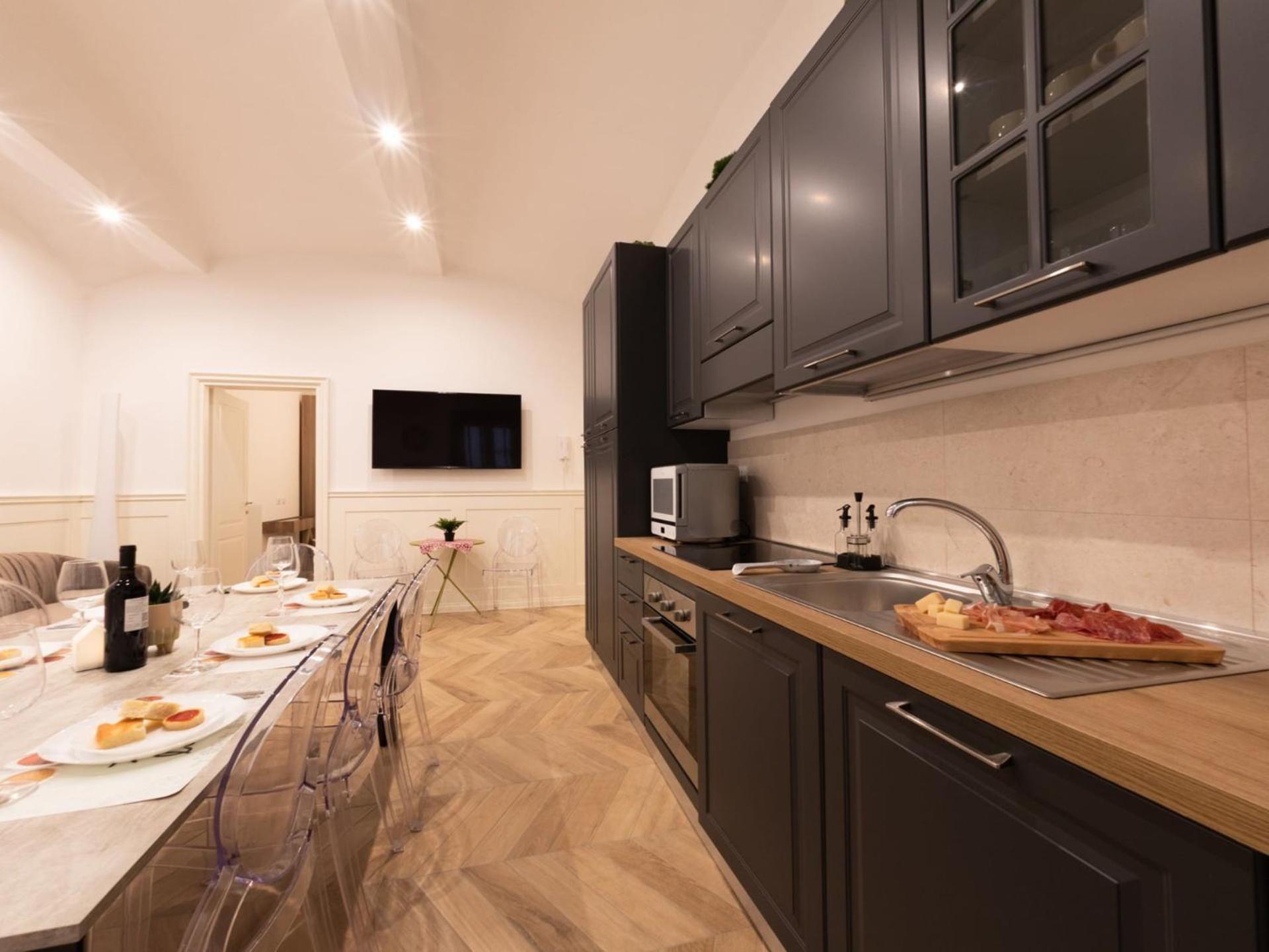 The Best Rent - Elegant Five-Bedrooms Apartment Near Colosseo Ρώμη Εξωτερικό φωτογραφία