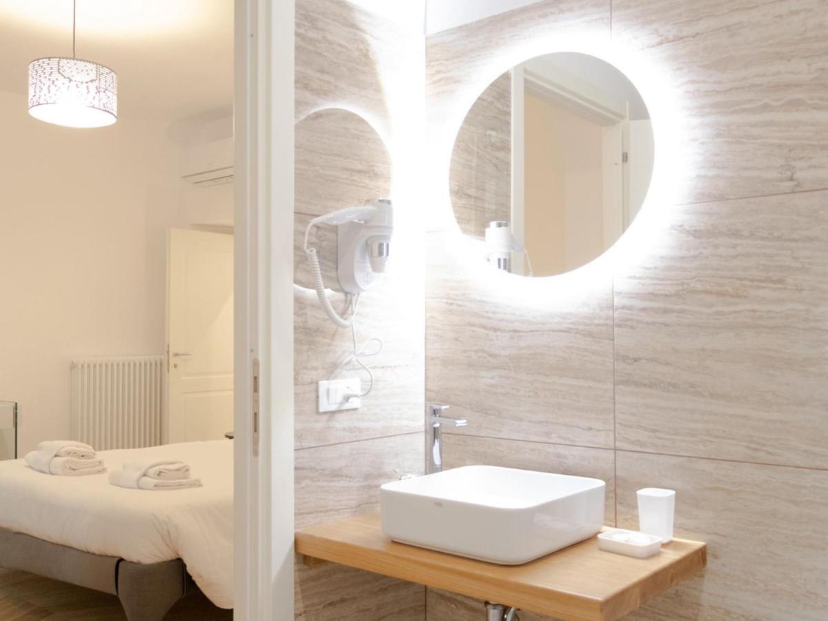 The Best Rent - Elegant Five-Bedrooms Apartment Near Colosseo Ρώμη Εξωτερικό φωτογραφία