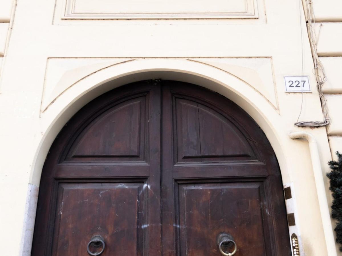 The Best Rent - Elegant Five-Bedrooms Apartment Near Colosseo Ρώμη Εξωτερικό φωτογραφία